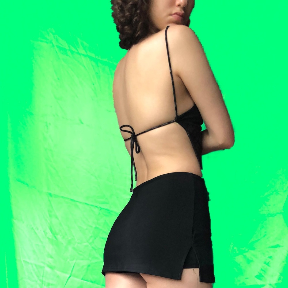 SOLD 🖤Strings Attached Open Back Tie Top🖤